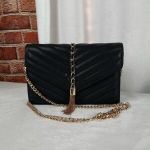 Elegant Black Quilted Chain Bag